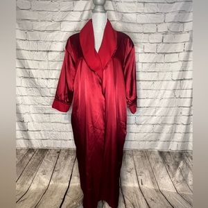 Victoria Secrets 90’s Robe satin lined with fleece inside missing belt xs/s